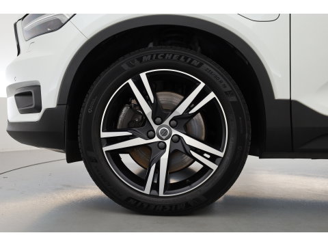 Volvo XC40 1.5 T5 Recharge R-Design | RIJKLAAR !! | Adapt. Cruise | Trekhaak | Leder | Camera | Stoel- Stuurverw. | Harman Kardon | Apple CarPlay