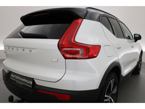 Volvo XC40 1.5 T5 Recharge R-Design | RIJKLAAR !! | Adapt. Cruise | Trekhaak | Leder | Camera | Stoel- Stuurverw. | Harman Kardon | Apple CarPlay