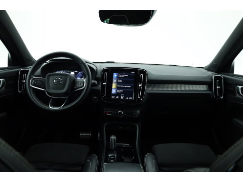 Volvo XC40 1.5 T5 Recharge R-Design | RIJKLAAR !! | Adapt. Cruise | Trekhaak | Leder | Camera | Stoel- Stuurverw. | Harman Kardon | Apple CarPlay