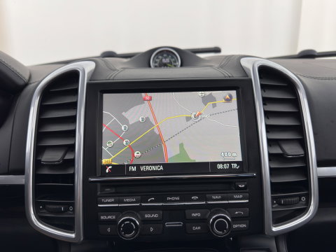 Porsche Cayenne 3.0 S E-Hybrid Aut. *PANO | SPORT-CHRONO | LEATHER | FULL-LED | BOSE-SOUND | MEMORY-PACK | TOP-VIEW | NAVI-FULLMAP | HEATED-COMFORTSEATS | AIR-SUSPENSION | SHIFTPADDLES | PRIVACY-GLASS | KEYLESS | PDC | CRU