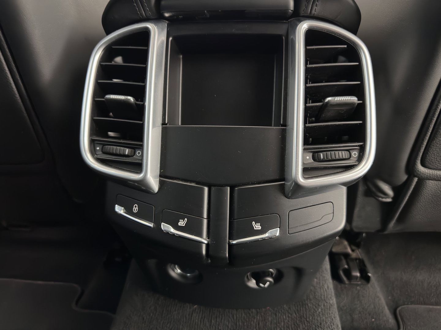 Porsche Cayenne 3.0 S E-Hybrid Aut. *PANO | SPORT-CHRONO | LEATHER | FULL-LED | BOSE-SOUND | MEMORY-PACK | TOP-VIEW | NAVI-FULLMAP | HEATED-COMFORTSEATS | AIR-SUSPENSION | SHIFTPADDLES | PRIVACY-GLASS | KEYLESS | PDC | CRU