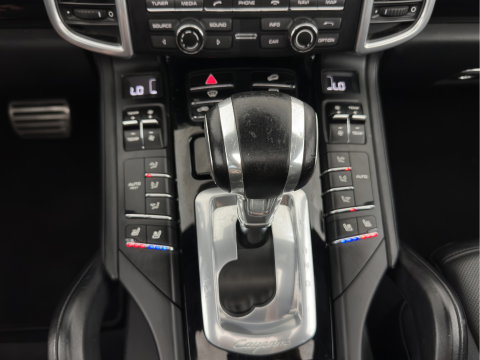 Porsche Cayenne 3.0 S E-Hybrid Aut. *PANO | SPORT-CHRONO | LEATHER | FULL-LED | BOSE-SOUND | MEMORY-PACK | TOP-VIEW | NAVI-FULLMAP | HEATED-COMFORTSEATS | AIR-SUSPENSION | SHIFTPADDLES | PRIVACY-GLASS | KEYLESS | PDC | CRU