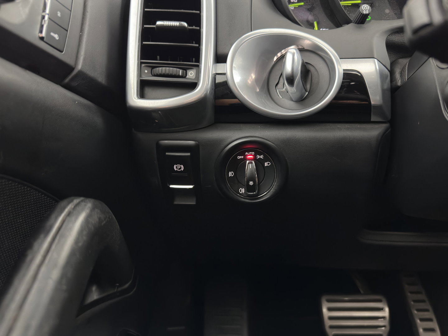 Porsche Cayenne 3.0 S E-Hybrid Aut. *PANO | SPORT-CHRONO | LEATHER | FULL-LED | BOSE-SOUND | MEMORY-PACK | TOP-VIEW | NAVI-FULLMAP | HEATED-COMFORTSEATS | AIR-SUSPENSION | SHIFTPADDLES | PRIVACY-GLASS | KEYLESS | PDC | CRU