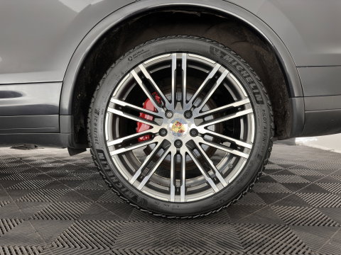 Porsche Cayenne 3.0 S E-Hybrid Aut. *PANO | SPORT-CHRONO | LEATHER | FULL-LED | BOSE-SOUND | MEMORY-PACK | TOP-VIEW | NAVI-FULLMAP | HEATED-COMFORTSEATS | AIR-SUSPENSION | SHIFTPADDLES | PRIVACY-GLASS | KEYLESS | PDC | CRU