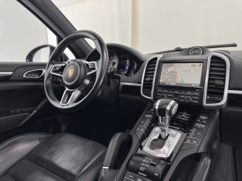 Porsche Cayenne 3.0 S E-Hybrid Aut. *PANO | SPORT-CHRONO | LEATHER | FULL-LED | BOSE-SOUND | MEMORY-PACK | TOP-VIEW | NAVI-FULLMAP | HEATED-COMFORTSEATS | AIR-SUSPENSION | SHIFTPADDLES | PRIVACY-GLASS | KEYLESS | PDC | CRU