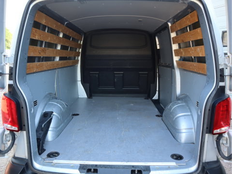 Volkswagen Transporter 2.0 TDI 150pk Automaat Euro 6 - Cruise - Camera - Trekhaak