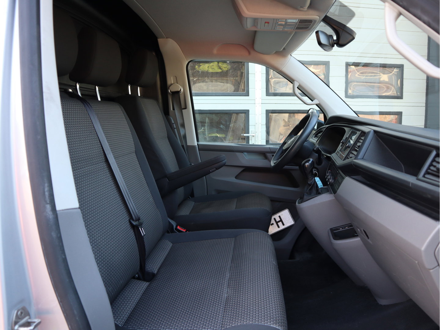 Volkswagen Transporter 2.0 TDI 150pk Automaat Euro 6 - Cruise - Camera - Trekhaak