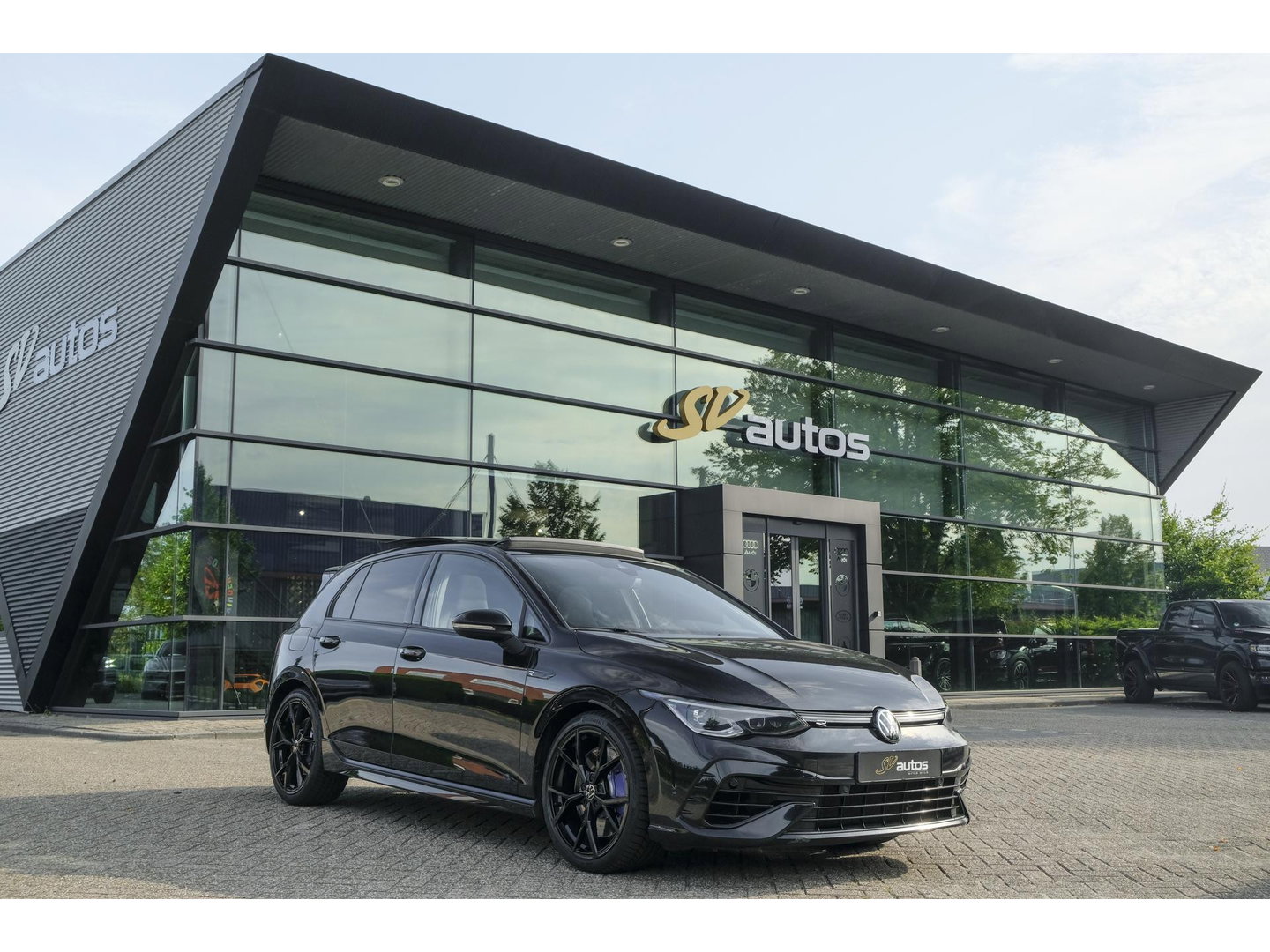 Volkswagen Golf R 2.0 TSI 320pk 8R 4Motion Performance Akrapovic Panoramadak Black edition IQ light DCC Camera