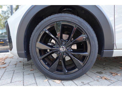 Volkswagen Taigo 1.5 TSI R-Line PANO KEYLESS CAM