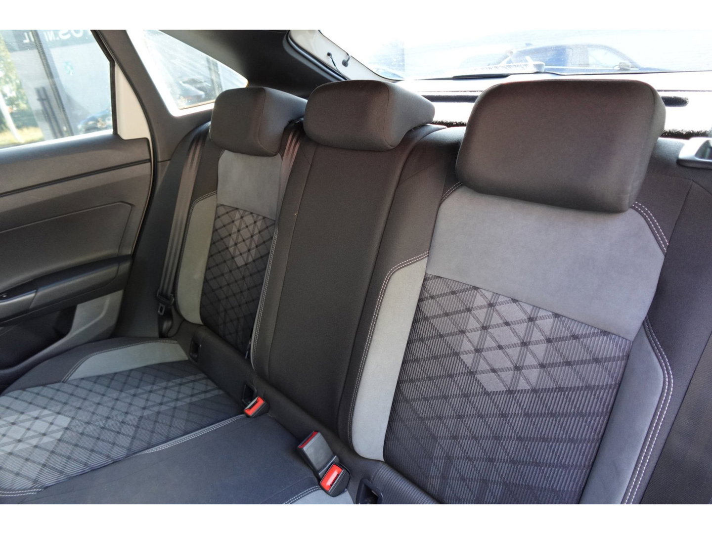 Volkswagen Taigo 1.5 TSI R-Line PANO KEYLESS CAM