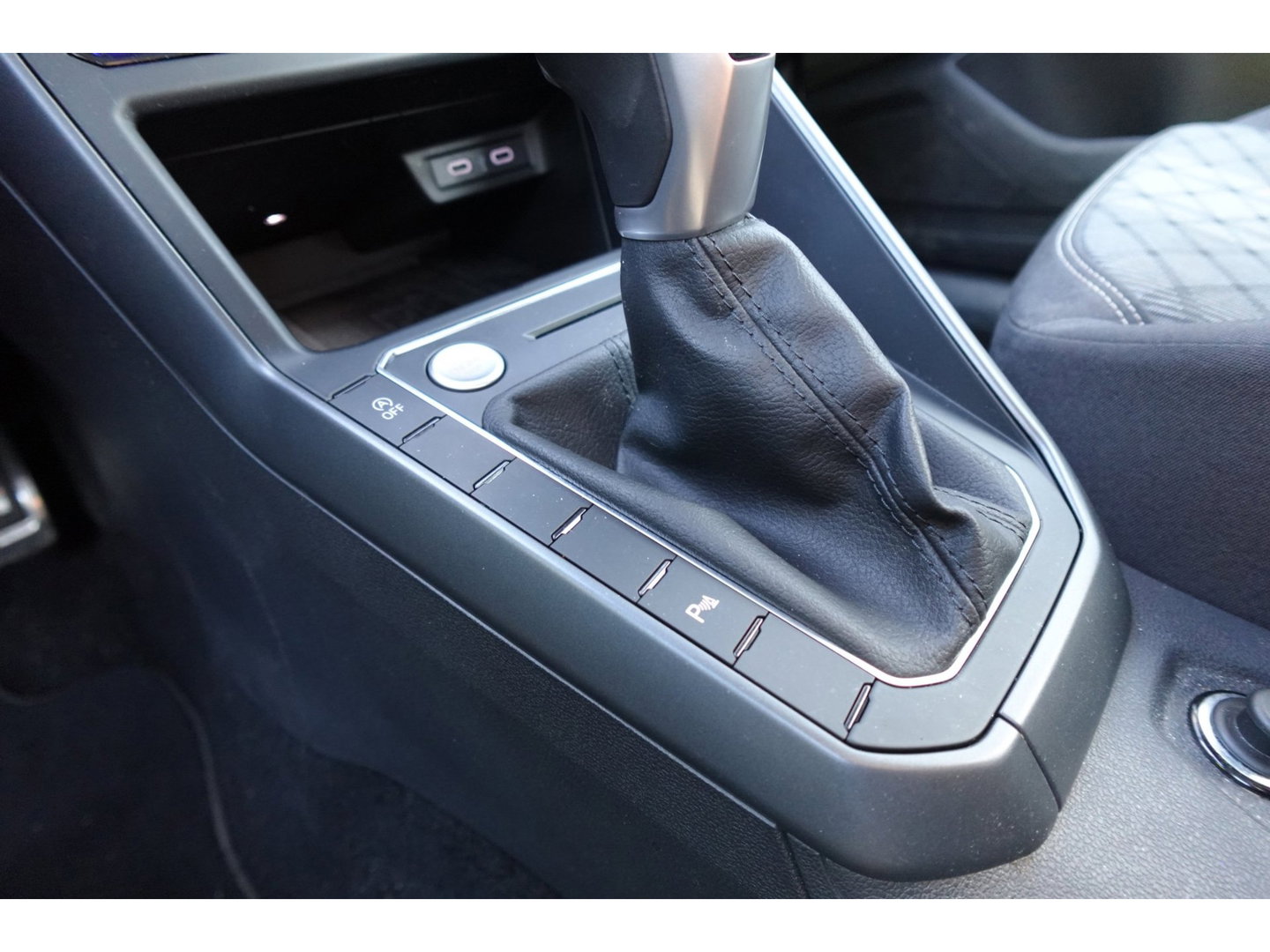 Volkswagen Taigo 1.5 TSI R-Line PANO KEYLESS CAM