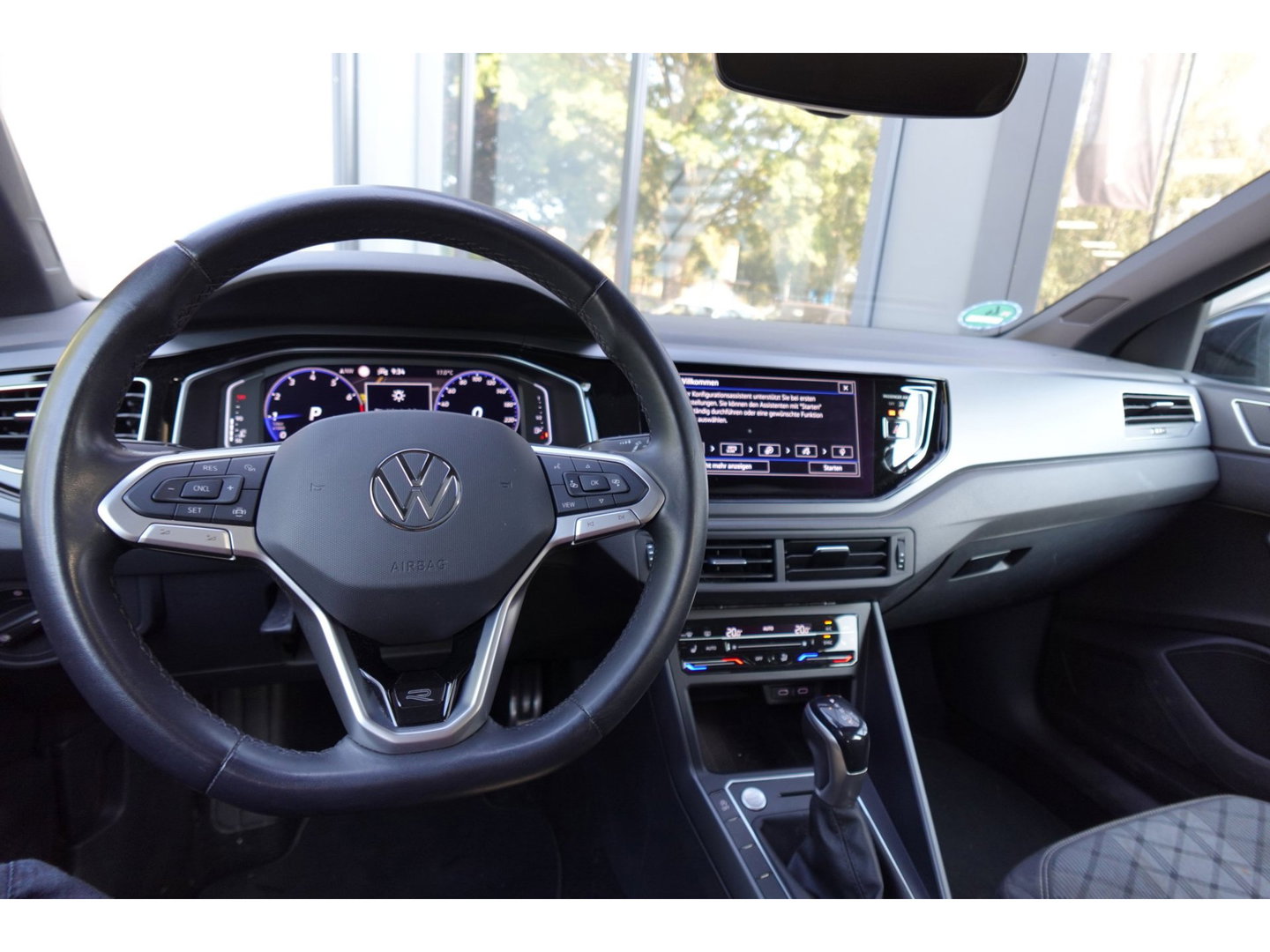 Volkswagen Taigo 1.5 TSI R-Line PANO KEYLESS CAM