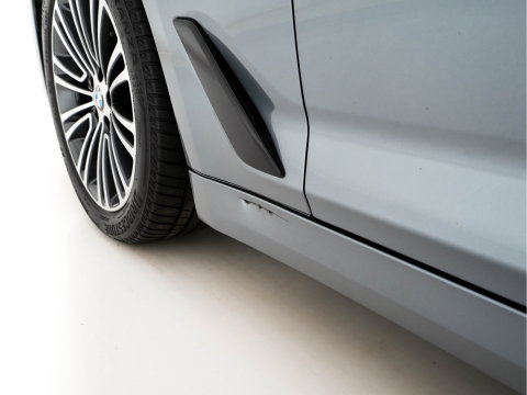 BMW 5 Serie 520i Executive Edition Sportline Aut. *LEATHER-FABRIC | FULL-LED | DIGI-COCKIT | KEYLESS | NAVI-FULLMAP | HEATED-SPORTSEATS | PRIVACY-GLASS | AMBIENTLIGHT | ECC | CARPLAY | PDC | TOWBAR | 18"ALU*