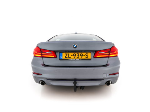 BMW 5 Serie 520i Executive Edition Sportline Aut. *LEATHER-FABRIC | FULL-LED | DIGI-COCKIT | KEYLESS | NAVI-FULLMAP | HEATED-SPORTSEATS | PRIVACY-GLASS | AMBIENTLIGHT | ECC | CARPLAY | PDC | TOWBAR | 18"ALU*