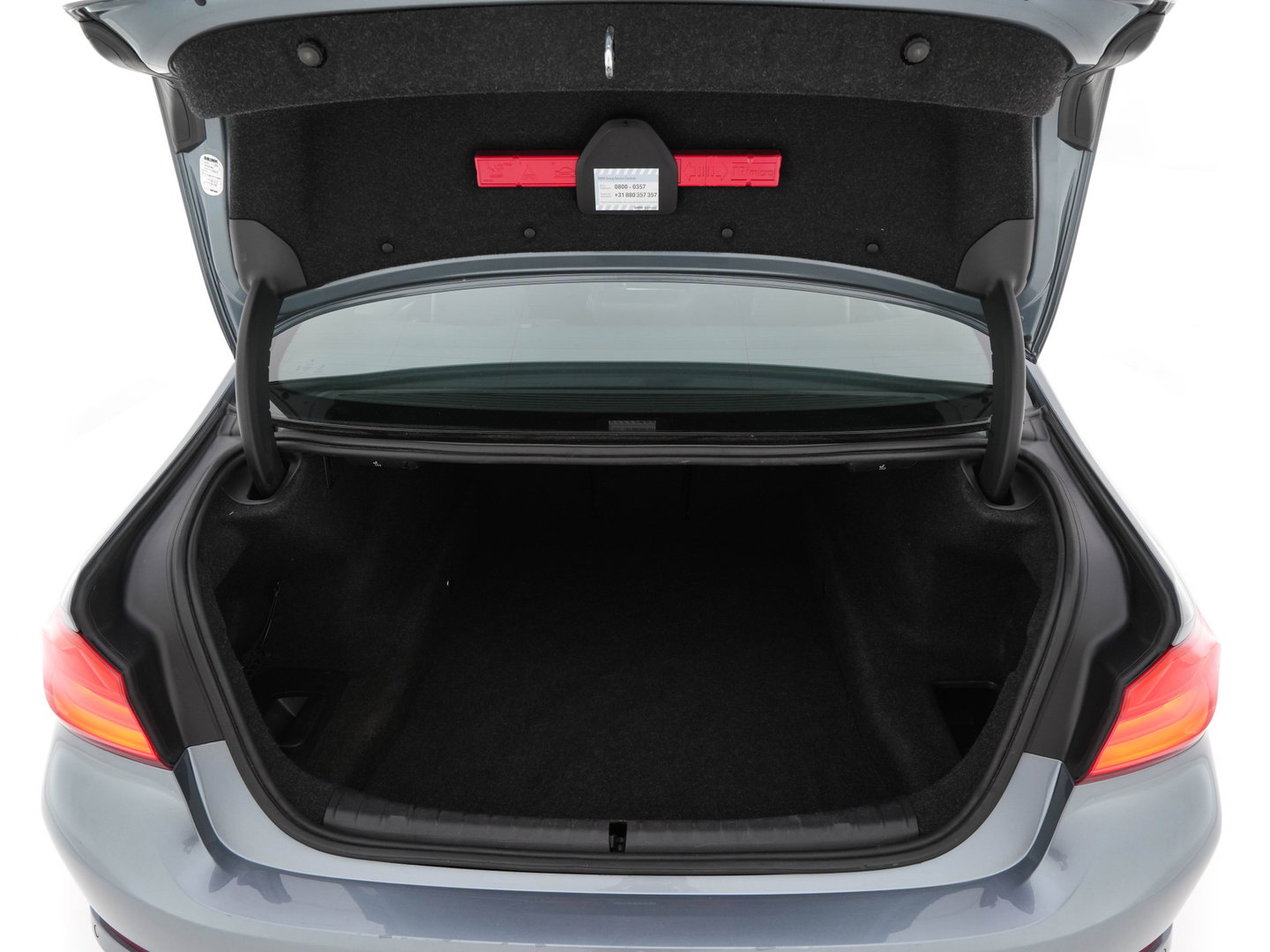 BMW 5 Serie 520i Executive Edition Sportline Aut. *LEATHER-FABRIC | FULL-LED | DIGI-COCKIT | KEYLESS | NAVI-FULLMAP | HEATED-SPORTSEATS | PRIVACY-GLASS | AMBIENTLIGHT | ECC | CARPLAY | PDC | TOWBAR | 18"ALU*