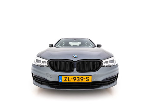BMW 5 Serie 520i Executive Edition Sportline Aut. *LEATHER-FABRIC | FULL-LED | DIGI-COCKIT | KEYLESS | NAVI-FULLMAP | HEATED-SPORTSEATS | PRIVACY-GLASS | AMBIENTLIGHT | ECC | CARPLAY | PDC | TOWBAR | 18"ALU*