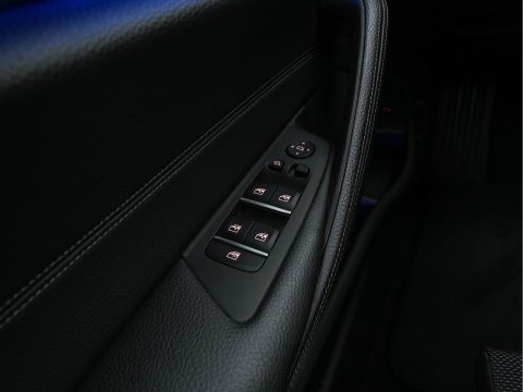BMW 5 Serie 520i Executive Edition Sportline Aut. *LEATHER-FABRIC | FULL-LED | DIGI-COCKIT | KEYLESS | NAVI-FULLMAP | HEATED-SPORTSEATS | PRIVACY-GLASS | AMBIENTLIGHT | ECC | CARPLAY | PDC | TOWBAR | 18"ALU*