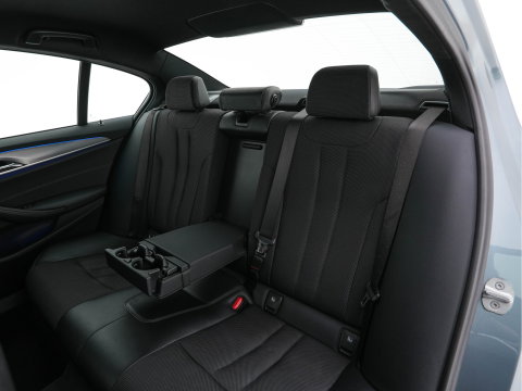 BMW 5 Serie 520i Executive Edition Sportline Aut. *LEATHER-FABRIC | FULL-LED | DIGI-COCKIT | KEYLESS | NAVI-FULLMAP | HEATED-SPORTSEATS | PRIVACY-GLASS | AMBIENTLIGHT | ECC | CARPLAY | PDC | TOWBAR | 18"ALU*