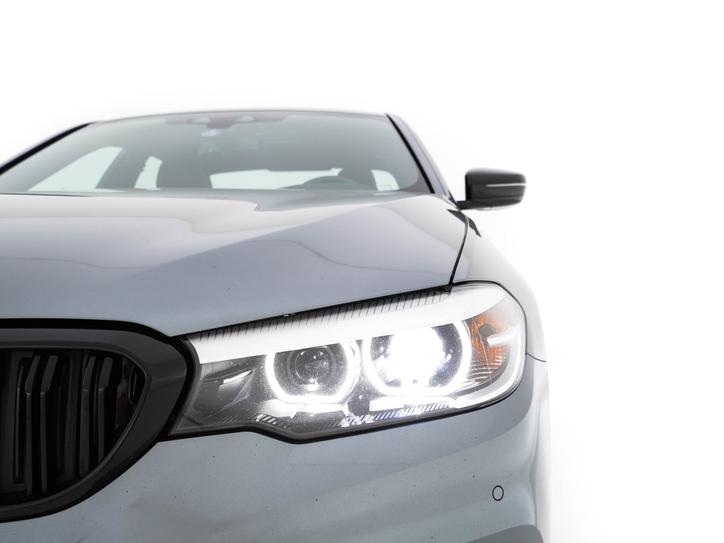 BMW 5 Serie 520i Executive Edition Sportline Aut. *LEATHER-FABRIC | FULL-LED | DIGI-COCKIT | KEYLESS | NAVI-FULLMAP | HEATED-SPORTSEATS | PRIVACY-GLASS | AMBIENTLIGHT | ECC | CARPLAY | PDC | TOWBAR | 18"ALU*