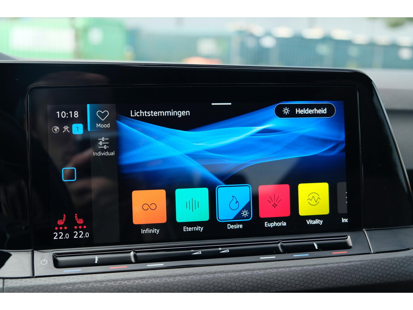 Volkswagen Golf 8 GTI Clubsport 2.0 TSI 300pk Panoramadak IQ light Camera 19" LMV