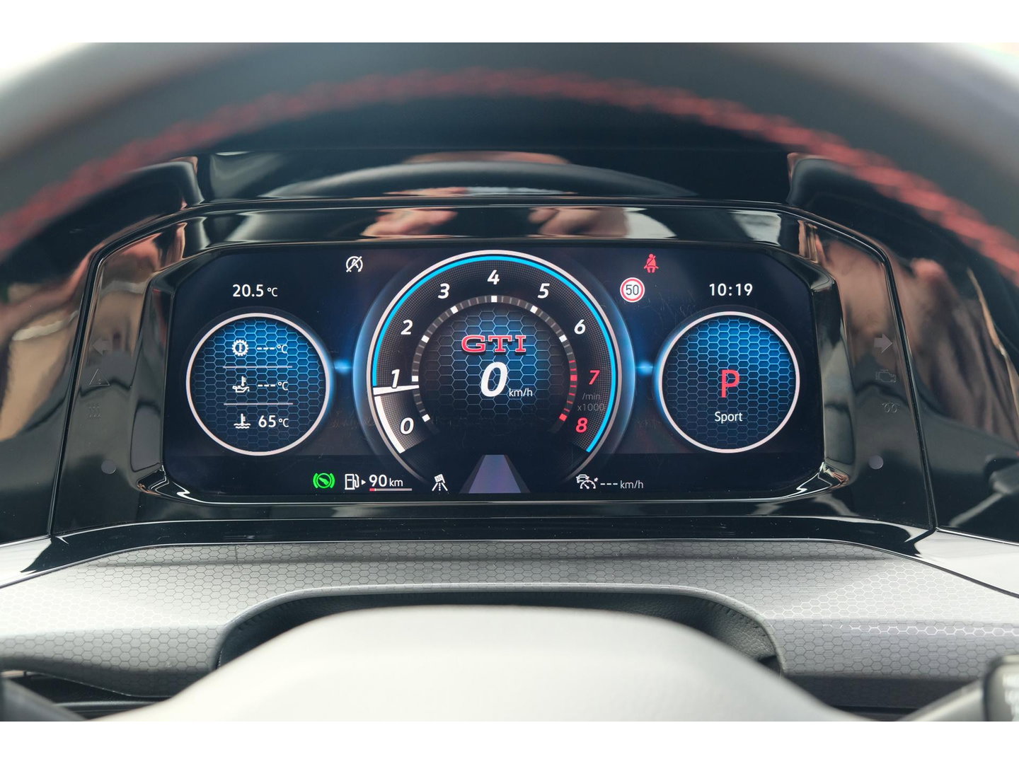 Volkswagen Golf 8 GTI Clubsport 2.0 TSI 300pk Panoramadak IQ light Camera 19" LMV