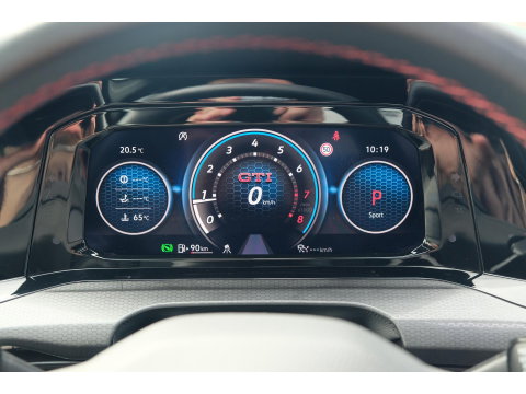 Volkswagen Golf 8 GTI Clubsport 2.0 TSI 300pk Panoramadak IQ light Camera 19" LMV