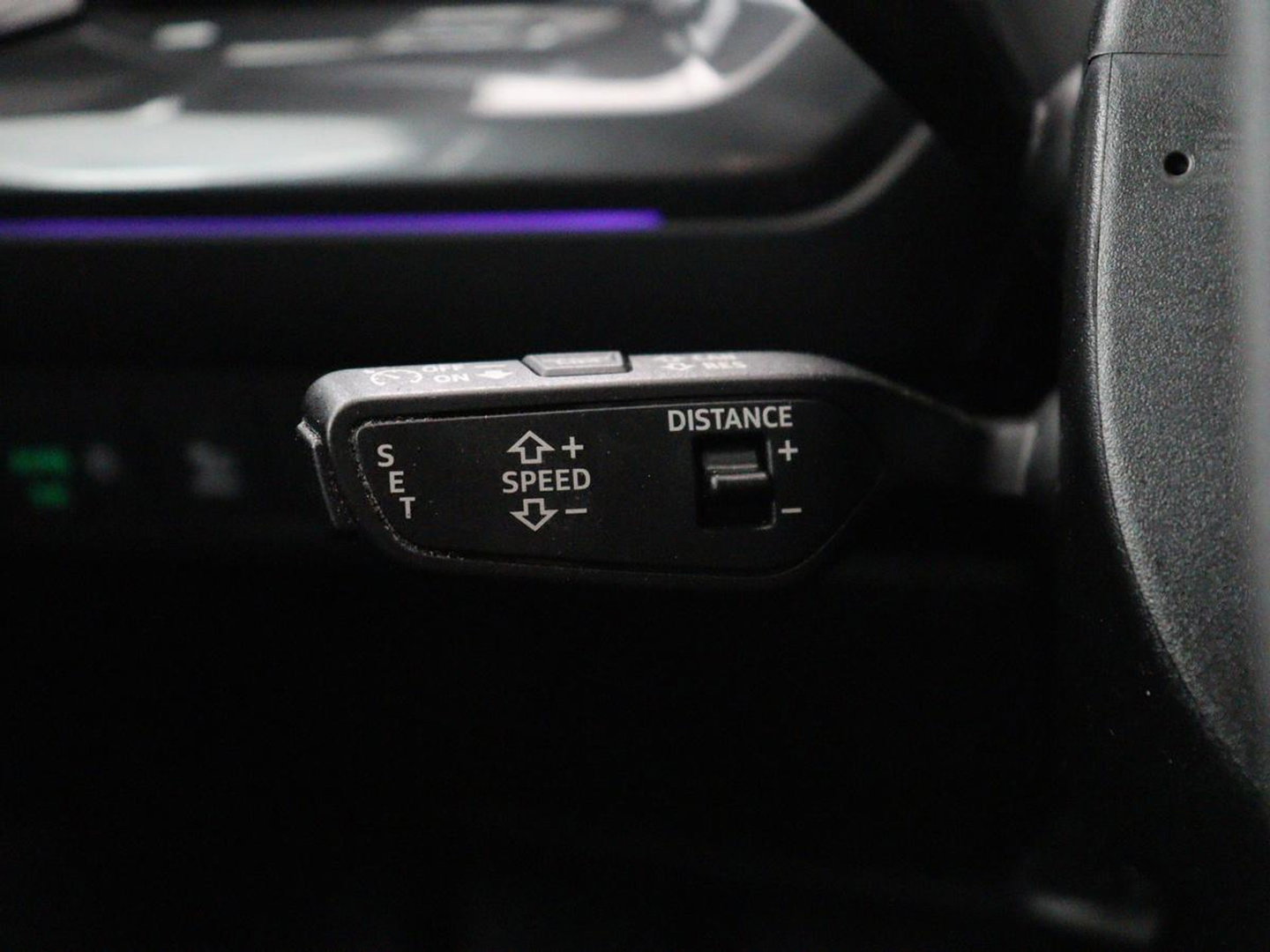 Audi Q4 e-tron 40 Launch edition S Competition 77 kWh | SOH 92,1% | Half leder | Stoelverwarming | Carplay | Adaptive cruise | Climate control | Camera | Park assist | Trekhaak