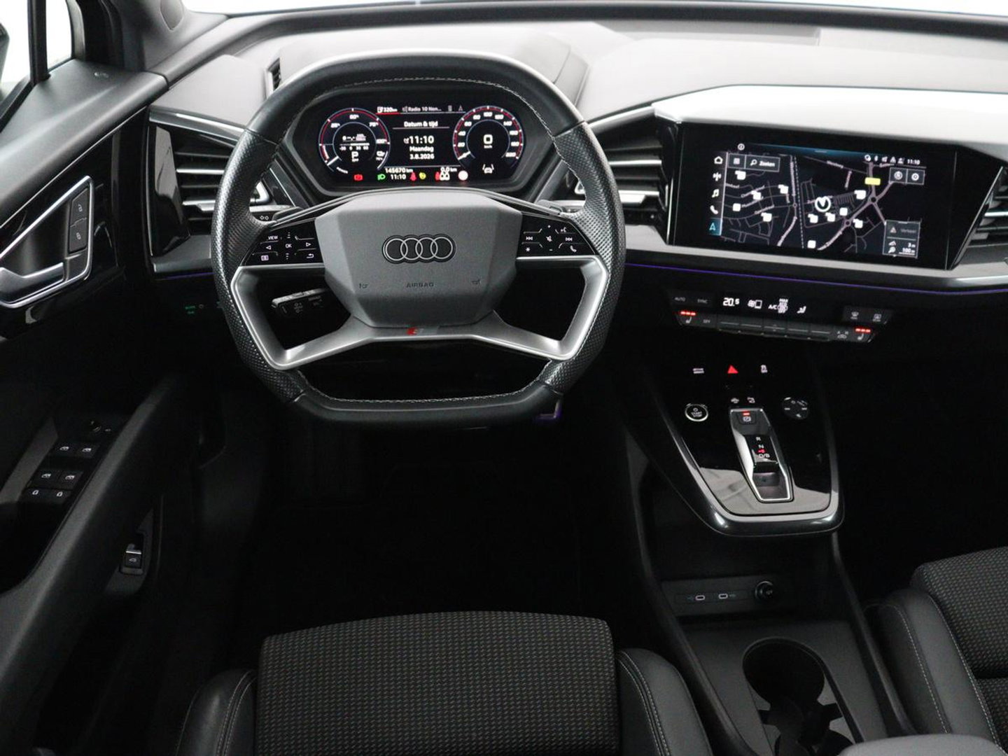 Audi Q4 e-tron 40 Launch edition S Competition 77 kWh | SOH 92,1% | Half leder | Stoelverwarming | Carplay | Adaptive cruise | Climate control | Camera | Park assist | Trekhaak