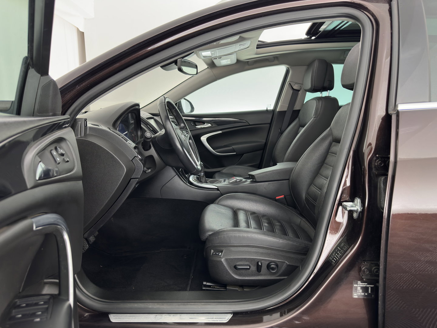 Opel Insignia Sports Tourer 2.0 CDTI EcoFLEX Cosmo *PANO | LEATHER | XENON | ADAPTIVE-CRUISE | NAVI-FULLMAP | PRIVACY-GLASS | HEATED-COMFORTSEATS | ECC | PDC | TOWBAR | 17''ALU*