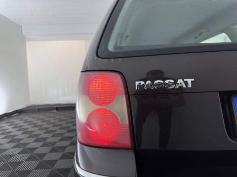 Volkswagen Passat Variant 1.6 Athene *AIRCO | CRUISE | PDC | COMFORTSEATS | TOWBAR | RADIO-CD |  15''ALU*