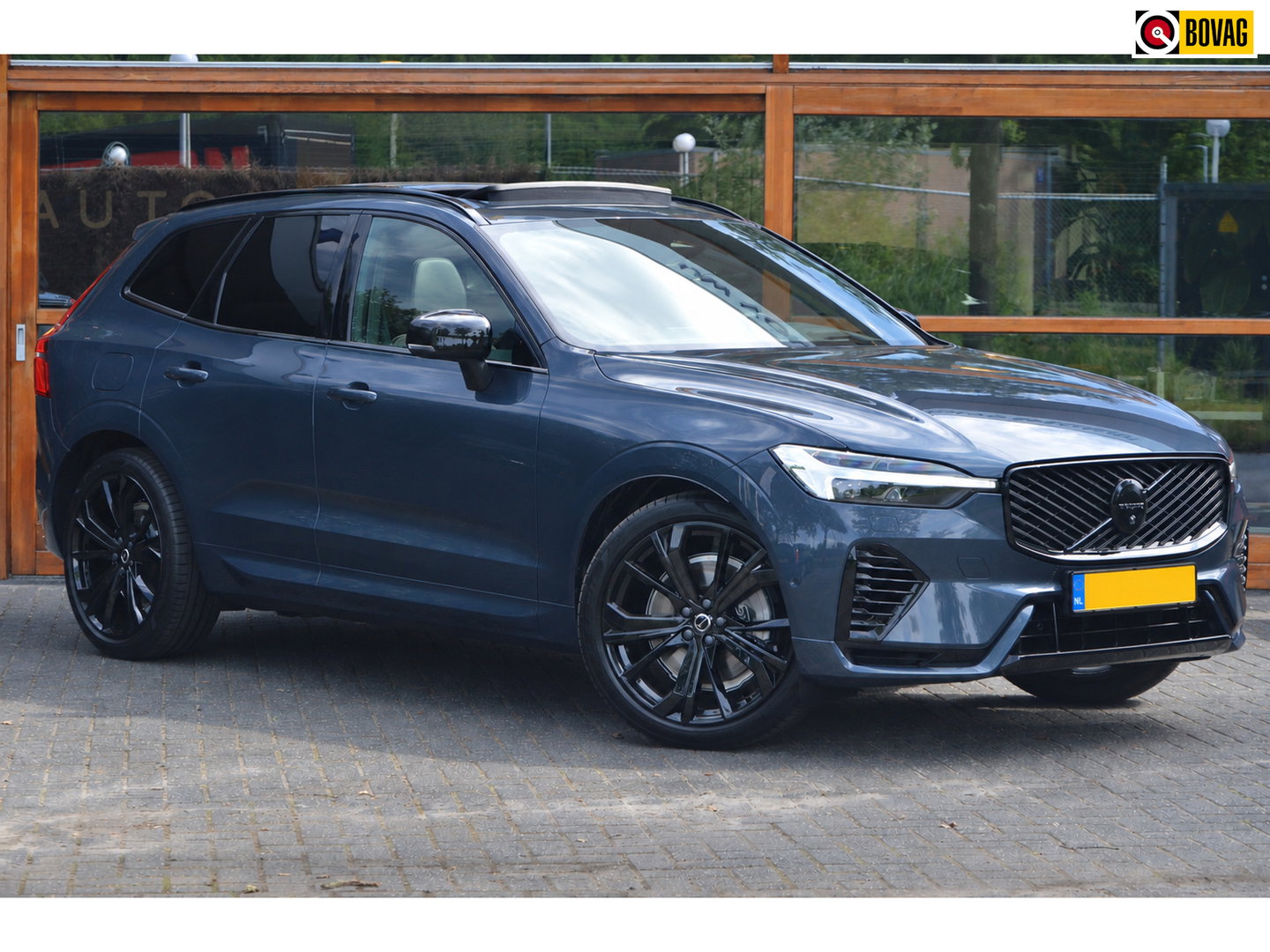 Volvo XC60 T8 Hybride AWD Ultra Black Edition | Luchtvering | Bowers & Wilkins | Stoelventilatie | Massage | Head-Up |