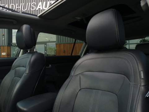 Kia Sportage 2.0 163PK automaat / Plus Pack / panoramadak / LED