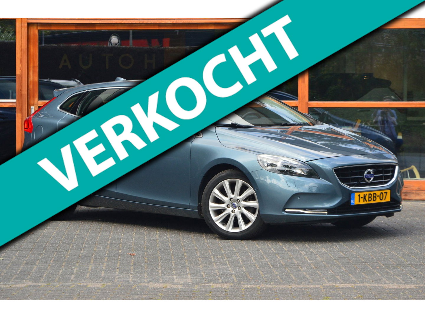 Volvo V40 T4 Summum | Camera | Leer | Cruise | Trekhaak | Audio high preformance |