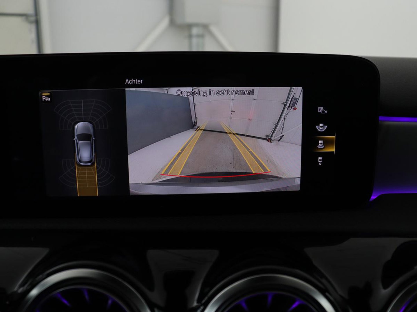 Mercedes-Benz A-Klasse 200 AMG Business Solution Aut. | Pano | LED | Half sfeerverlichting | Sfeerverlichting | Elec. Stoelen | Stoelverwarming | Virtual Display | Navi | Camera | Trekaak | Carplay