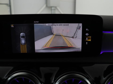 Mercedes-Benz A-Klasse 200 AMG Business Solution Aut. | Pano | LED | Half sfeerverlichting | Sfeerverlichting | Elec. Stoelen | Stoelverwarming | Virtual Display | Navi | Camera | Trekaak | Carplay