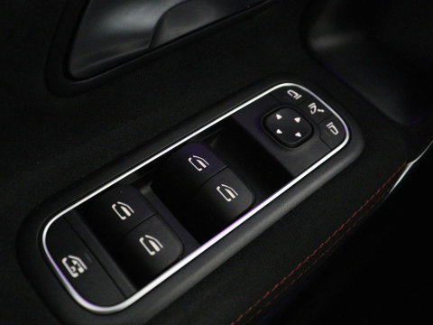 Mercedes-Benz A-Klasse 200 AMG Business Solution Aut. | Pano | LED | Half sfeerverlichting | Sfeerverlichting | Elec. Stoelen | Stoelverwarming | Virtual Display | Navi | Camera | Trekaak | Carplay