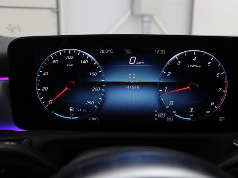 Mercedes-Benz A-Klasse 200 AMG Business Solution Aut. | Pano | LED | Half sfeerverlichting | Sfeerverlichting | Elec. Stoelen | Stoelverwarming | Virtual Display | Navi | Camera | Trekaak | Carplay