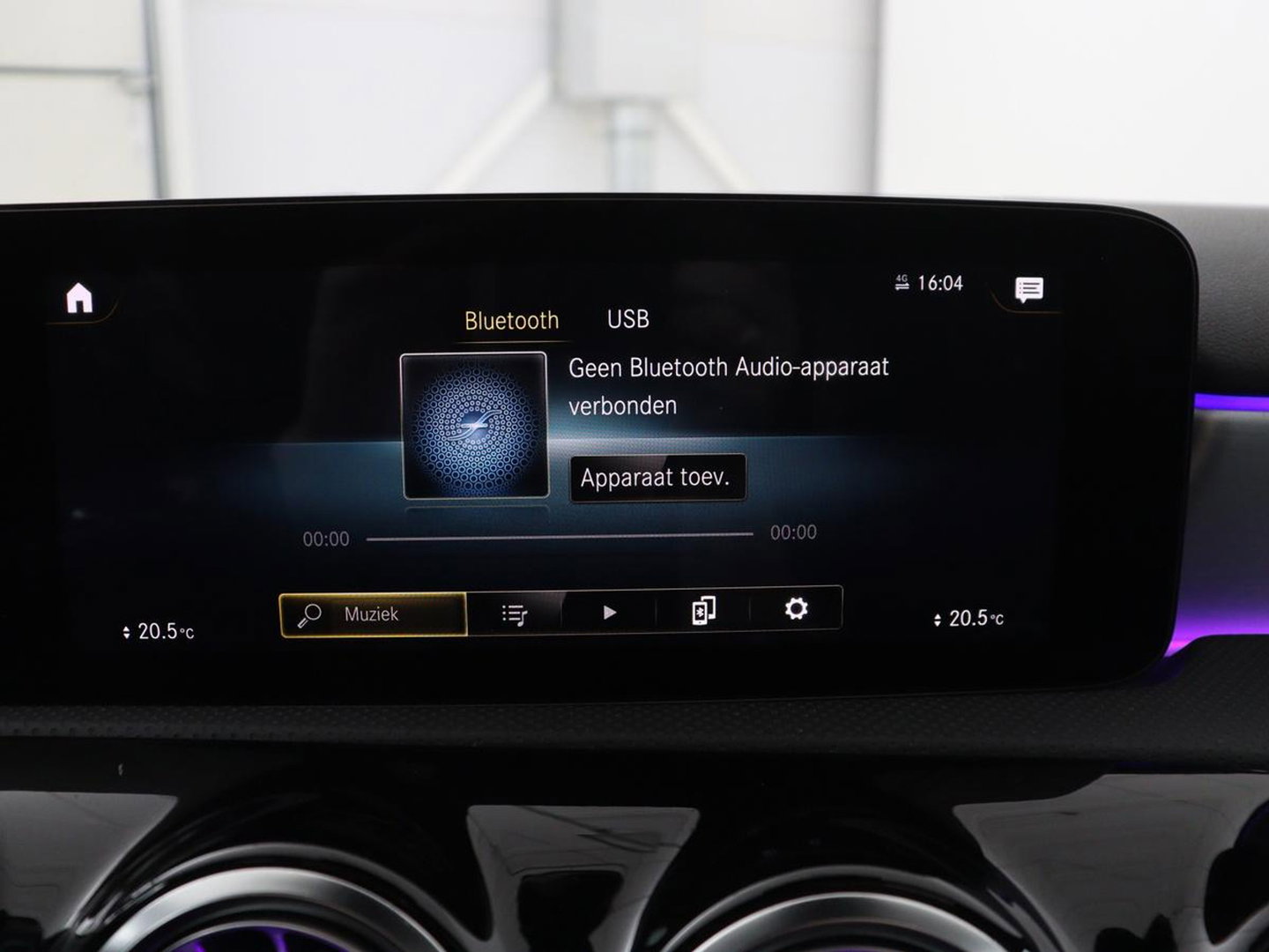 Mercedes-Benz A-Klasse 200 AMG Business Solution Aut. | Pano | LED | Half sfeerverlichting | Sfeerverlichting | Elec. Stoelen | Stoelverwarming | Virtual Display | Navi | Camera | Trekaak | Carplay