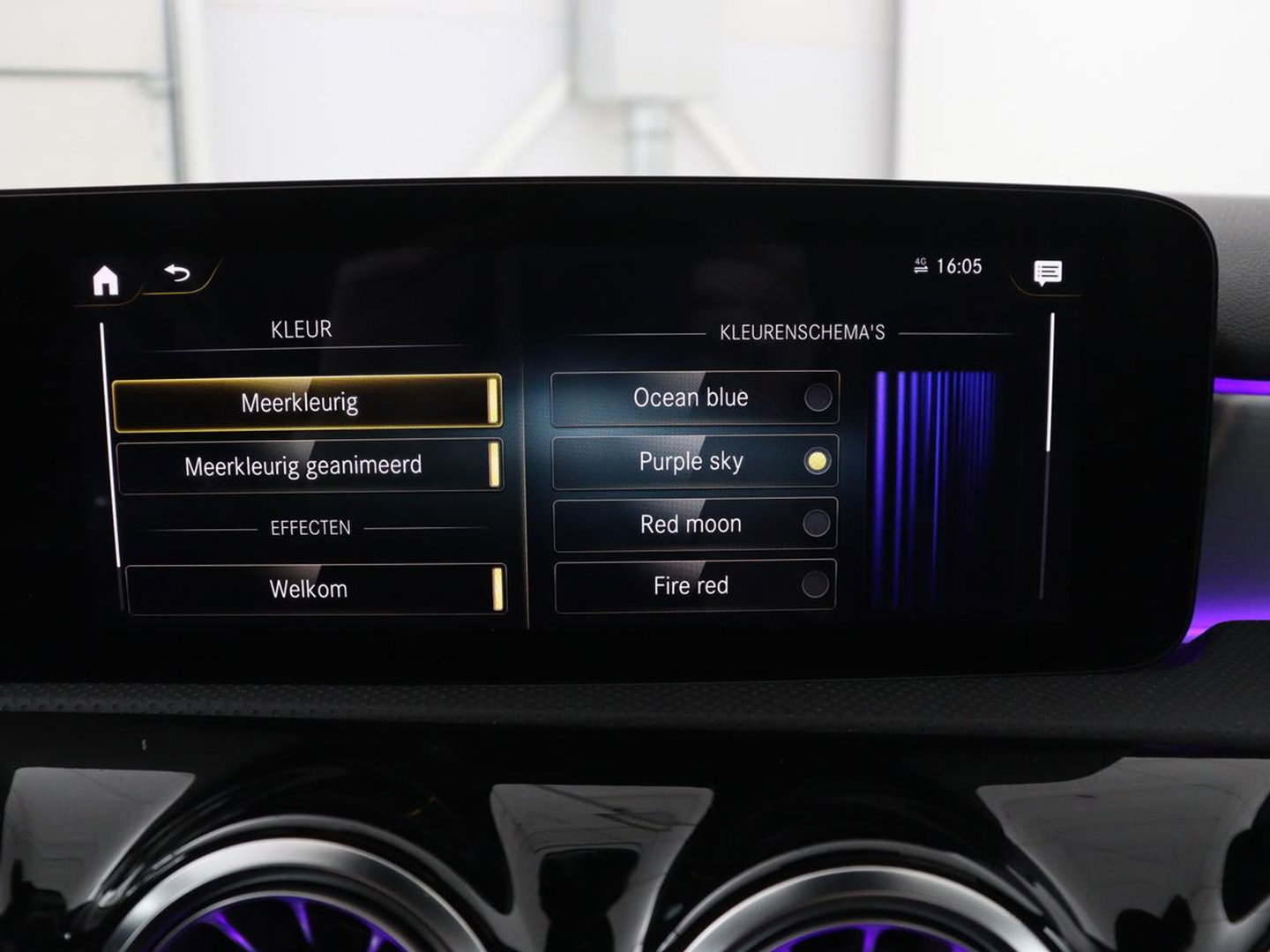 Mercedes-Benz A-Klasse 200 AMG Business Solution Aut. | Pano | LED | Half sfeerverlichting | Sfeerverlichting | Elec. Stoelen | Stoelverwarming | Virtual Display | Navi | Camera | Trekaak | Carplay