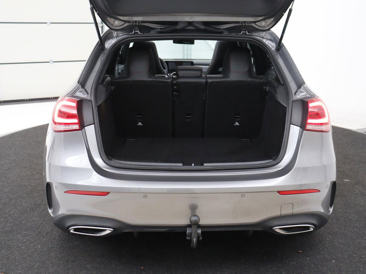 Mercedes-Benz A-Klasse 200 AMG Business Solution Aut. | Pano | LED | Half sfeerverlichting | Sfeerverlichting | Elec. Stoelen | Stoelverwarming | Virtual Display | Navi | Camera | Trekaak | Carplay