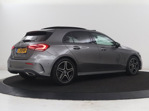 Mercedes-Benz A-Klasse 200 AMG Business Solution Aut. | Pano | LED | Half sfeerverlichting | Sfeerverlichting | Elec. Stoelen | Stoelverwarming | Virtual Display | Navi | Camera | Trekaak | Carplay