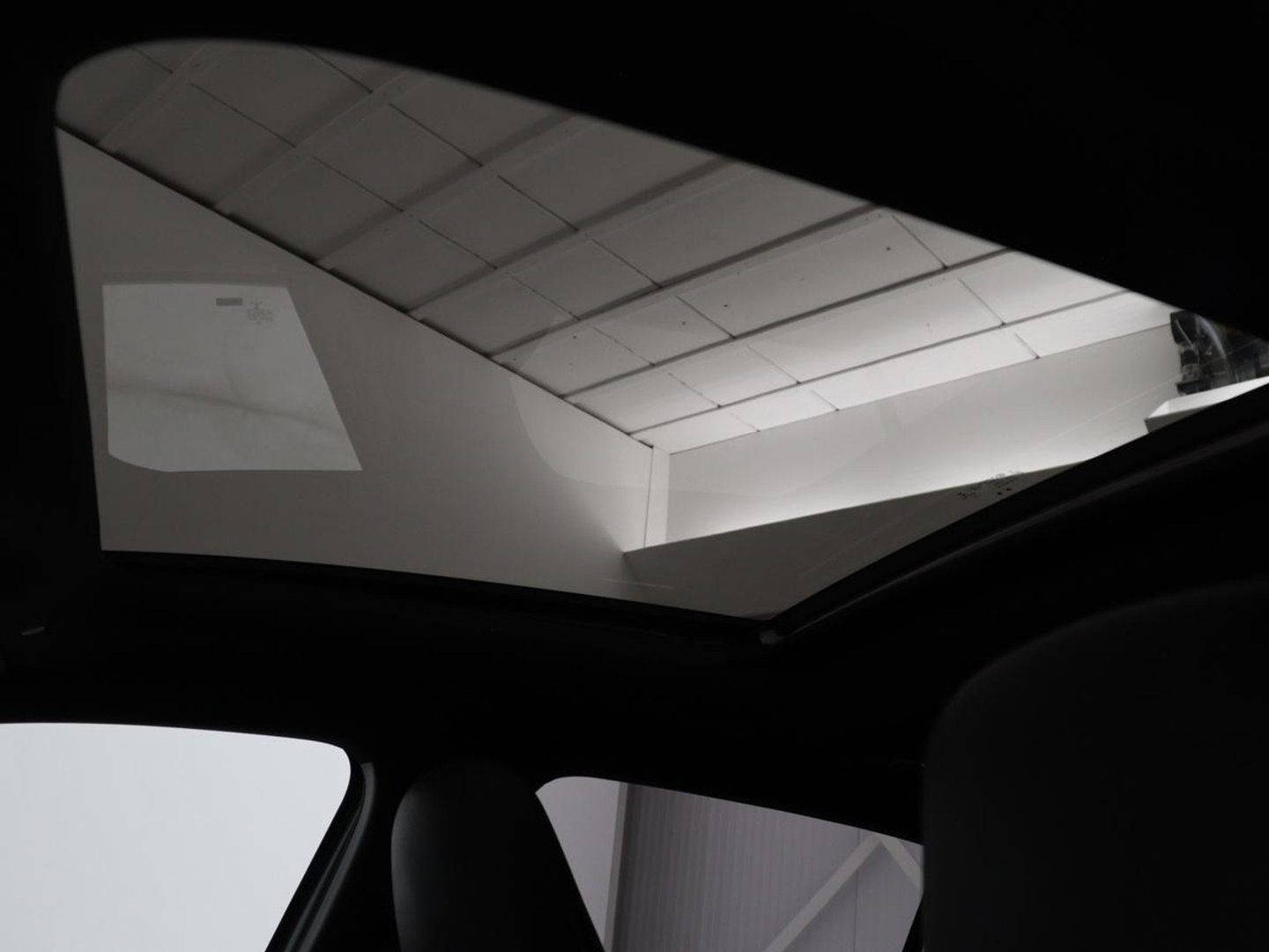 Mercedes-Benz A-Klasse 200 AMG Business Solution Aut. | Pano | LED | Half sfeerverlichting | Sfeerverlichting | Elec. Stoelen | Stoelverwarming | Virtual Display | Navi | Camera | Trekaak | Carplay