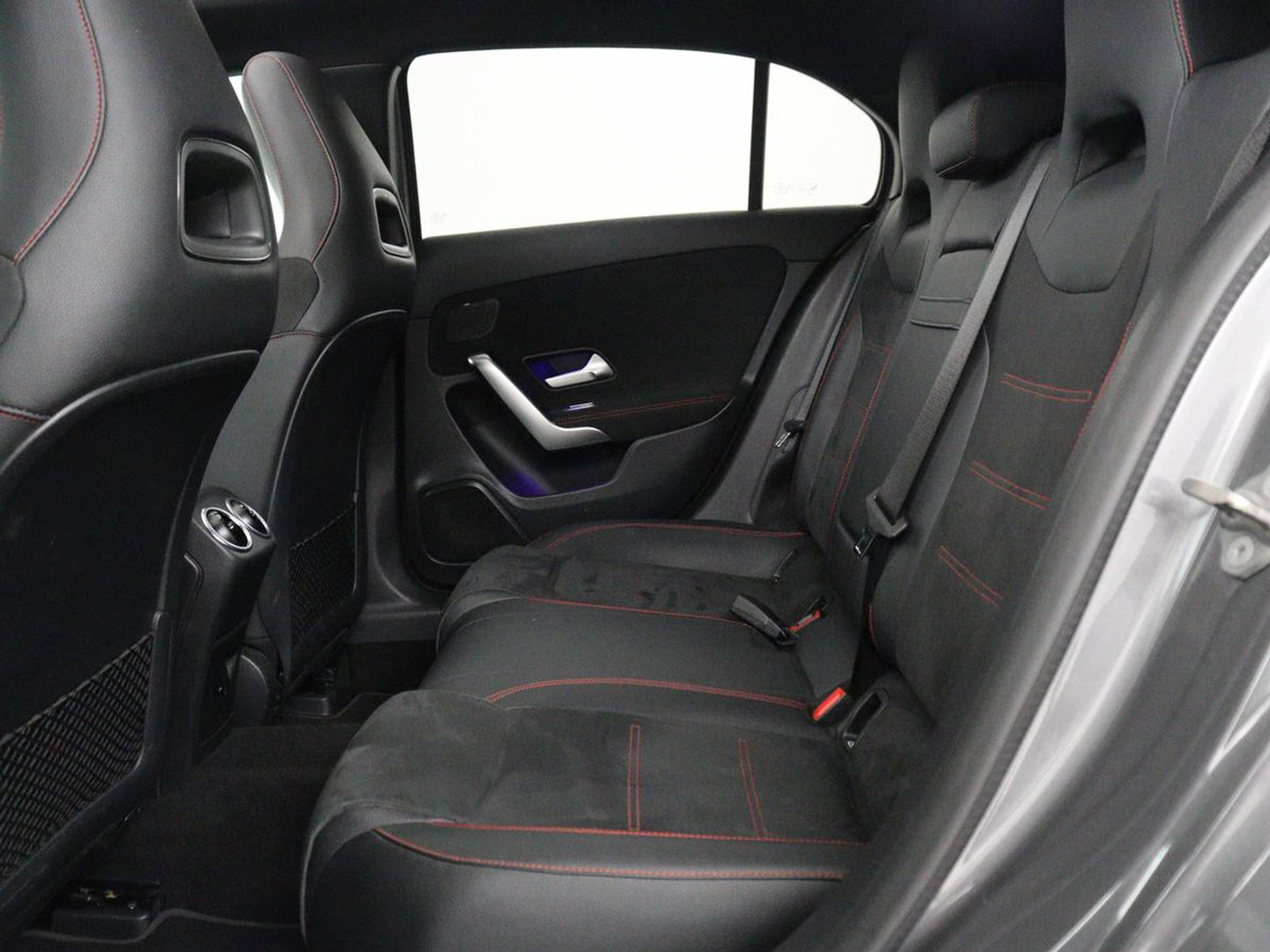Mercedes-Benz A-Klasse 200 AMG Business Solution Aut. | Pano | LED | Half sfeerverlichting | Sfeerverlichting | Elec. Stoelen | Stoelverwarming | Virtual Display | Navi | Camera | Trekaak | Carplay