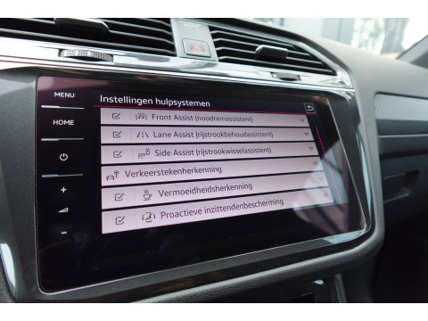 Volkswagen Tiguan 2.0 TDI 4Motion PANO H&K KEYLESS