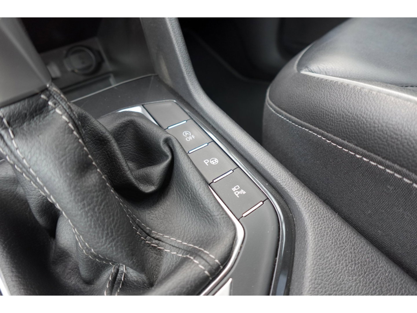 Volkswagen Tiguan 2.0 TDI 4Motion PANO H&K KEYLESS