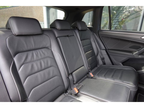 Volkswagen Tiguan 2.0 TDI 4Motion PANO H&K KEYLESS