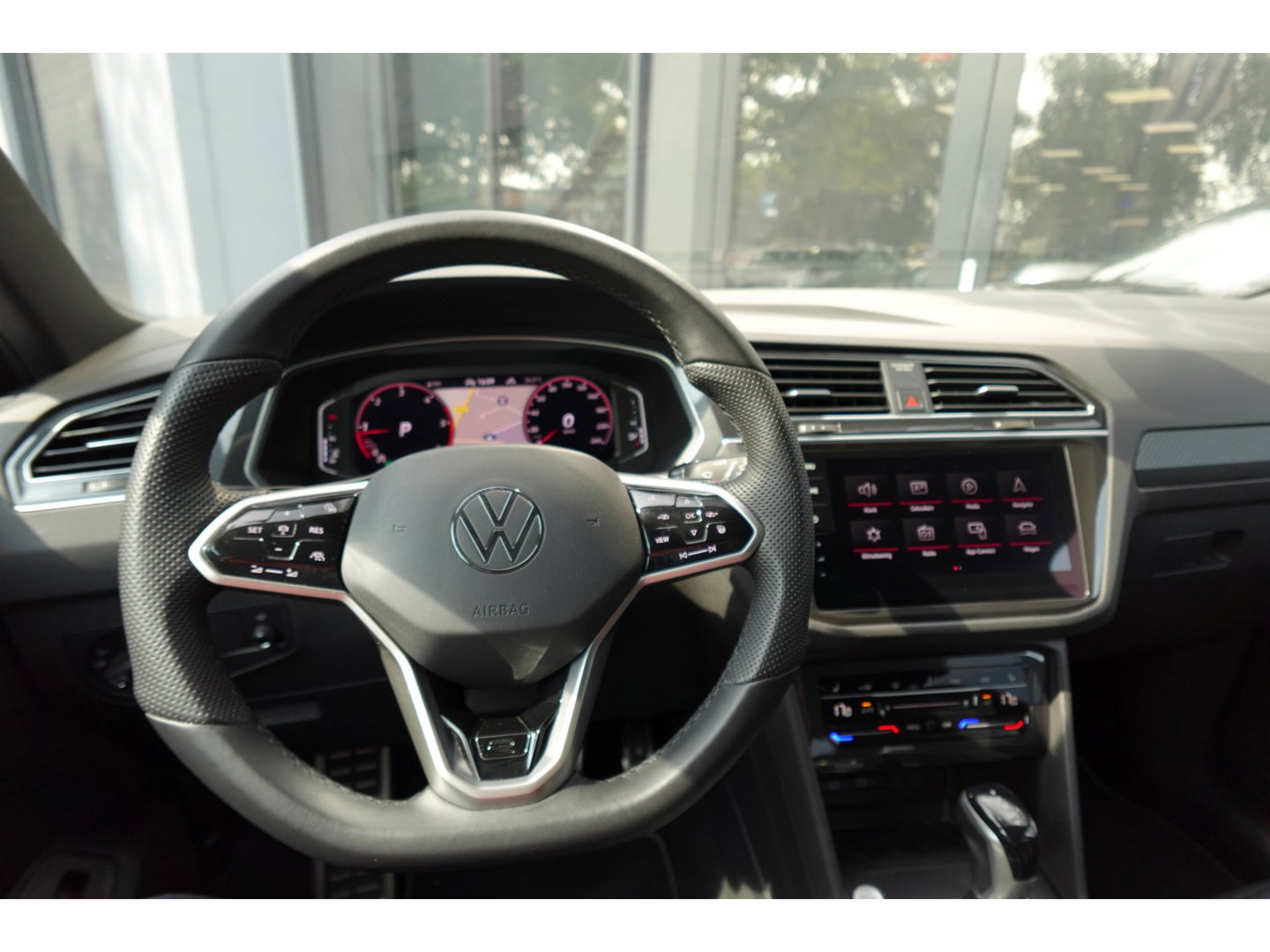 Volkswagen Tiguan 2.0 TDI 4Motion PANO H&K KEYLESS