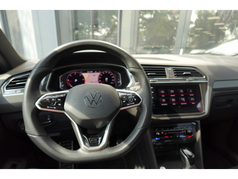 Volkswagen Tiguan 2.0 TDI 4Motion PANO H&K KEYLESS