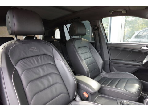 Volkswagen Tiguan 2.0 TDI 4Motion PANO H&K KEYLESS