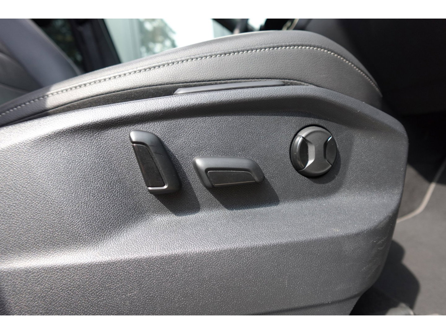 Volkswagen Tiguan 2.0 TDI 4Motion PANO H&K KEYLESS